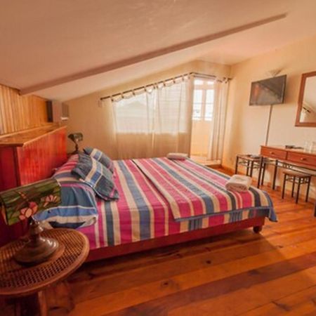 Hotel Posada Los Delfines Bocas del Toro Eksteriør billede