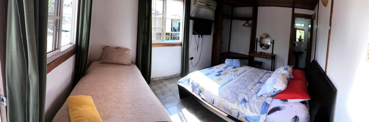 Hotel Posada Los Delfines Bocas del Toro Eksteriør billede