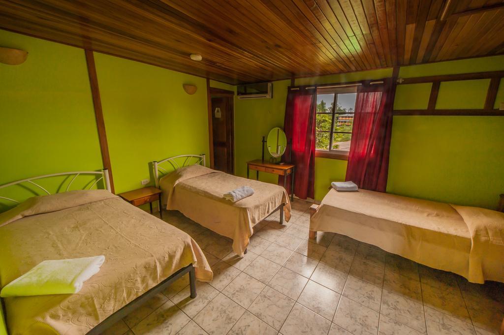 Hotel Posada Los Delfines Bocas del Toro Eksteriør billede