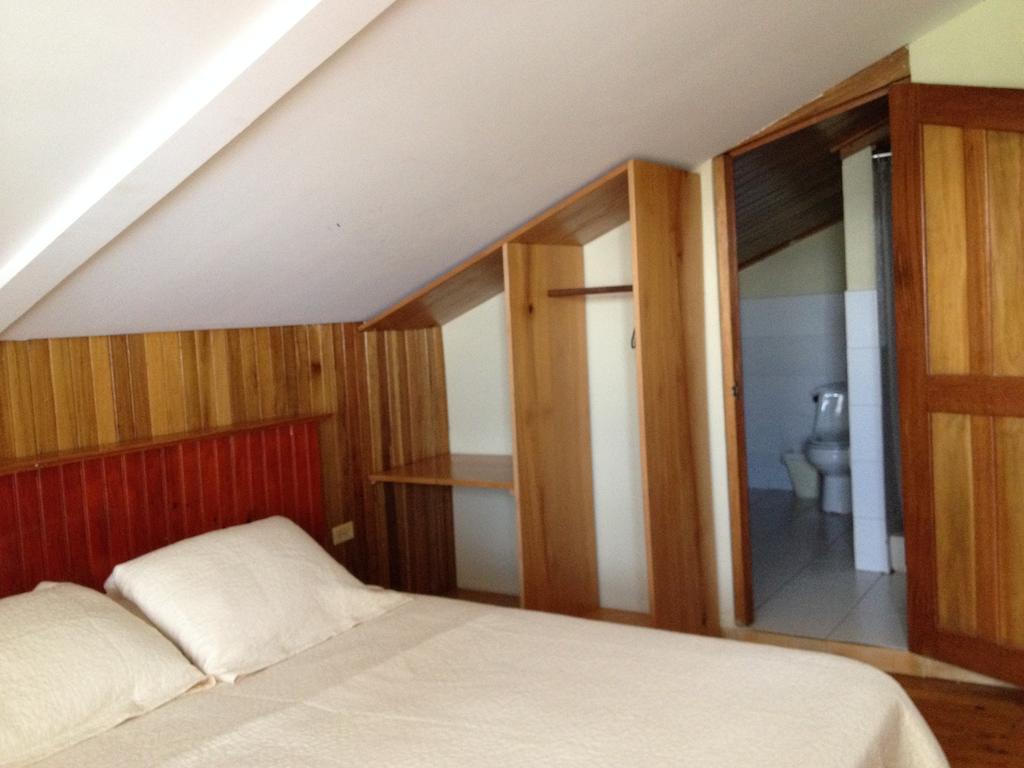 Hotel Posada Los Delfines Bocas del Toro Værelse billede