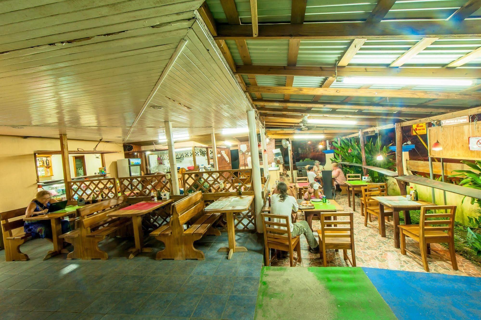 Hotel Posada Los Delfines Bocas del Toro Eksteriør billede